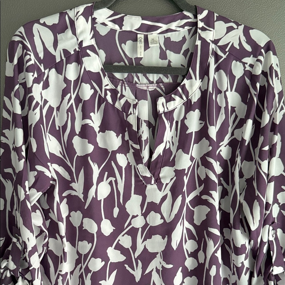 Pretty Tunic Style Top - Picture 2 of 3